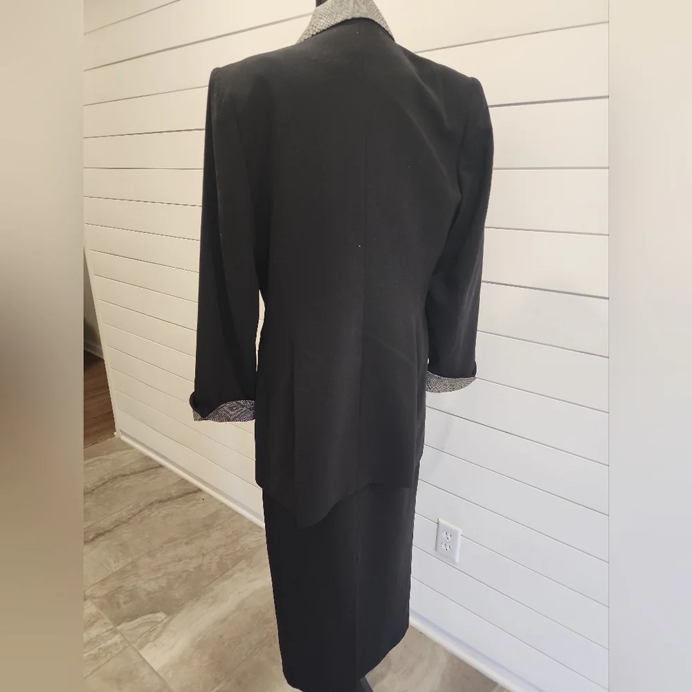 Sophisticated Black and Silver Long Sleeve Dress - Picture 8 of 9